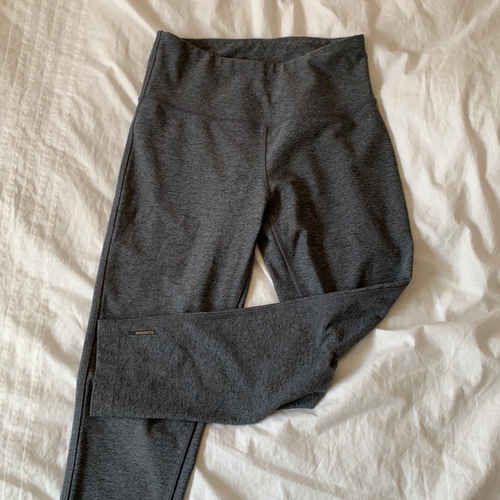 Athletic grey capris